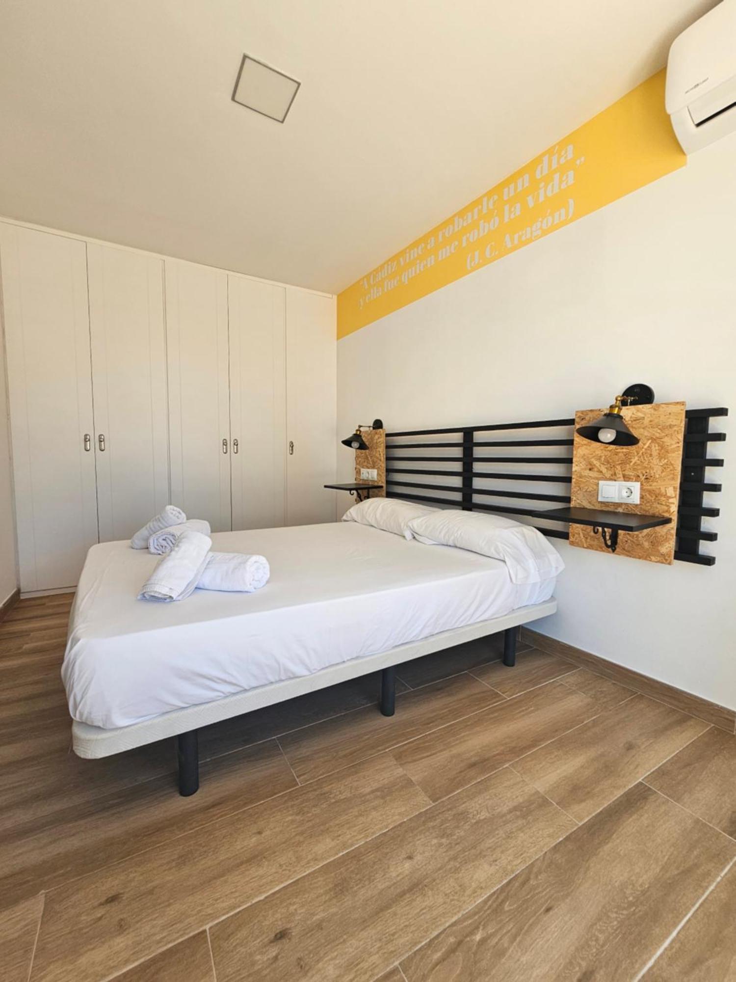 Apartamentos Plaza Santo Domingo Cadice Esterno foto